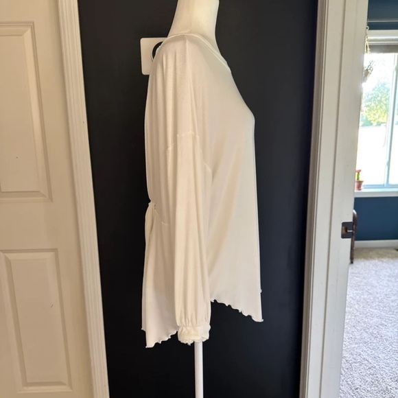 Free People Shimmy Shake Oversized Ribbed Tunic Top Alpine Ivory
Size XS -Large - Picture 10 of 12